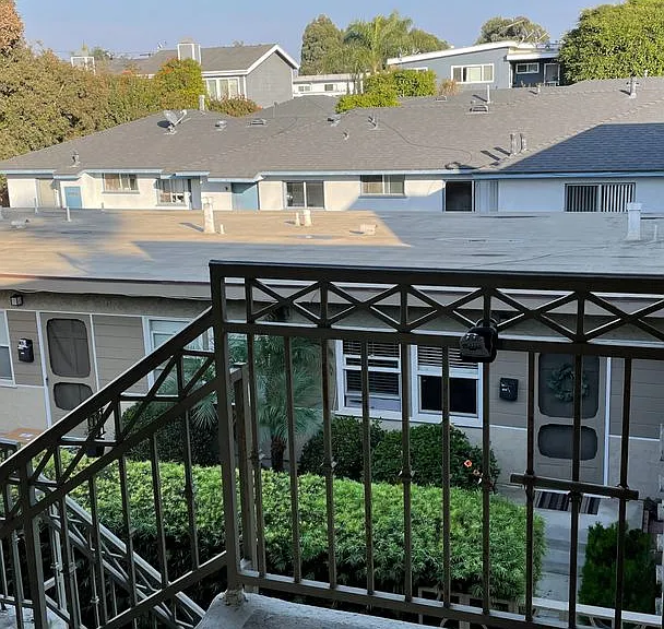 1401 Manhattan Beach Blvd — Photo 17