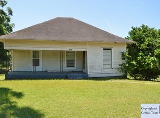 616 Williams St, Gonzales, TX 78629