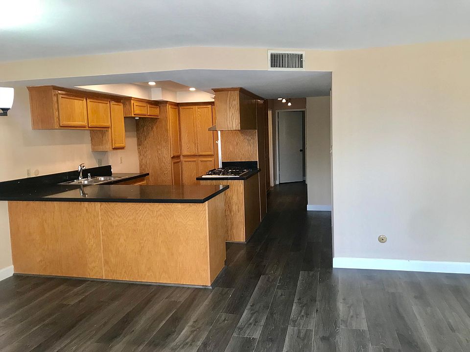 open floor plan, updated kitchen, new flooring
