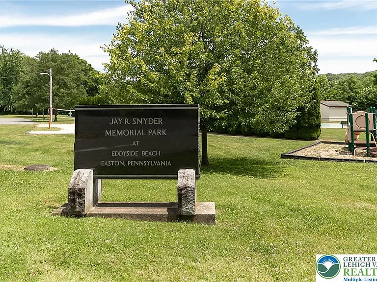 608 N Delaware Dr — Photo 37