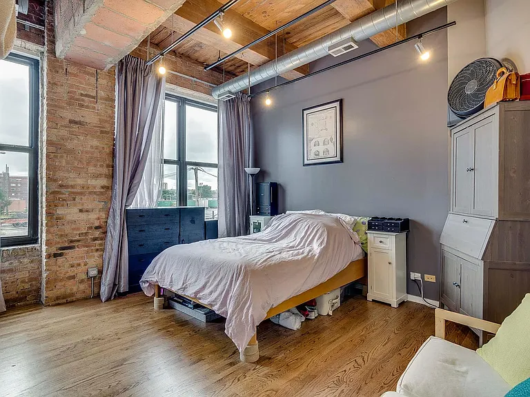 2310 S Canal St #301 — Photo 10