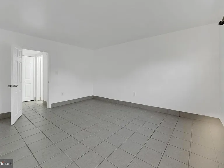 1117 Kaye Ct — Photo 4