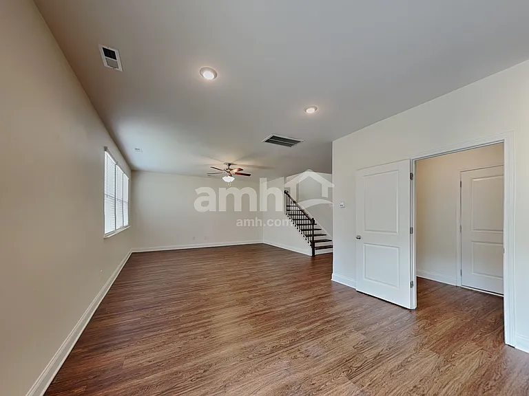 112 Pullen Dr — Photo 7