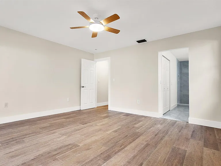 391 NW 58th Ave — Photo 35