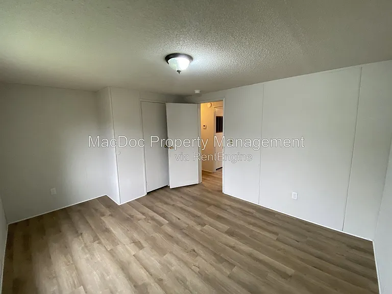 900 White St — Photo 11