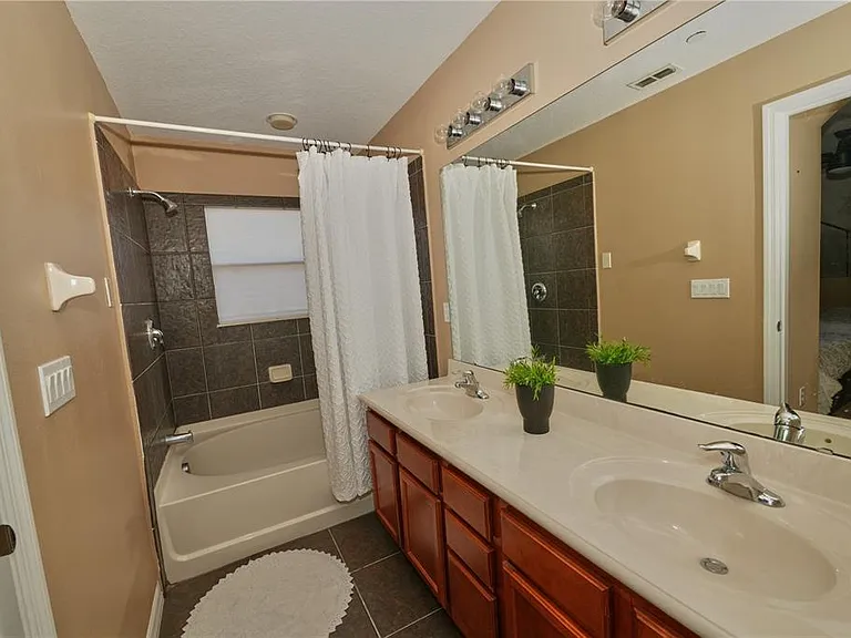 9135 Cardinal Meadow Trl — Photo 22