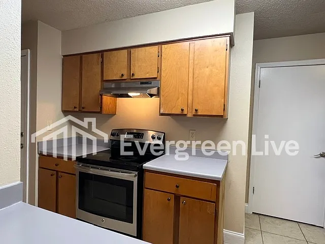 110 Willow Gardens Ct — Photo 8