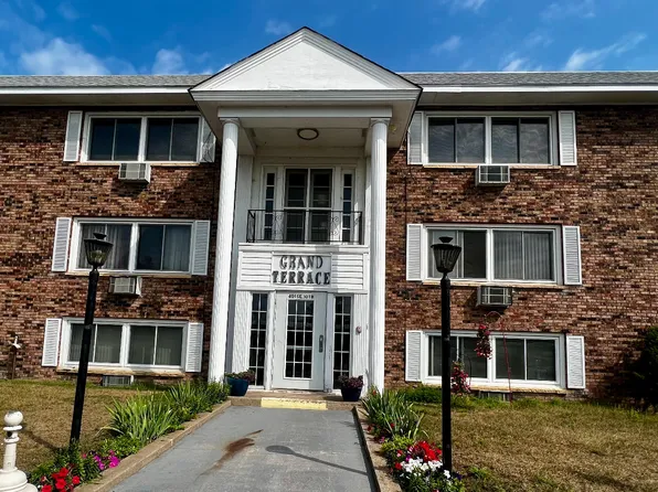 401 SE 10th St, Grand Rapids, MN 55744