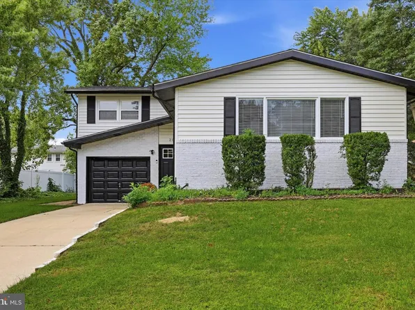 204 Belle Arbor Dr, Cherry Hill, NJ 08034