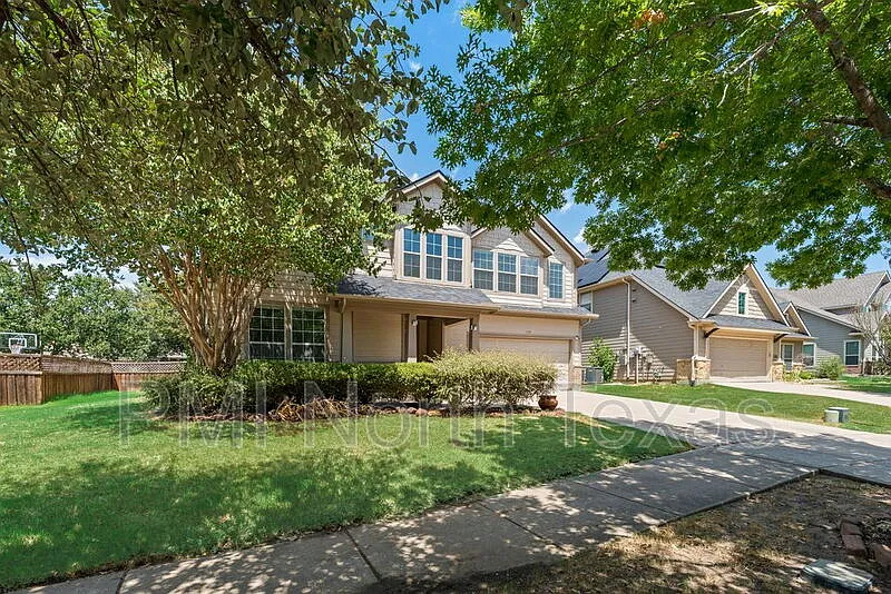 4 bed, 3.0 bath, 3004 sqft, $3,300 — Photo 2