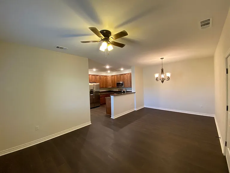 Santa Barbara Luxury Apartment Homes — Photo 44