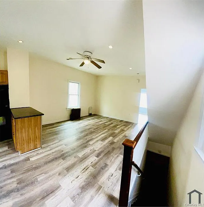 3 bed, 1.0 bath, 1200 sqft, $3,530 — Photo 2