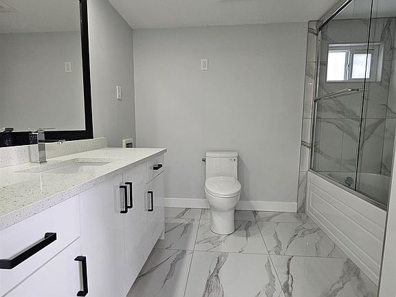 5th image of 7088 Sumas Prairie Rd