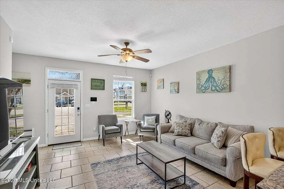 1283 Century Oaks Drive Unit B - B — Photo 3
