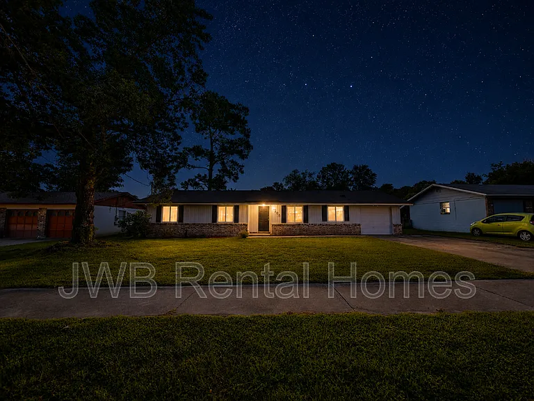 1703 Old Middleburg Rd N — Photo 10