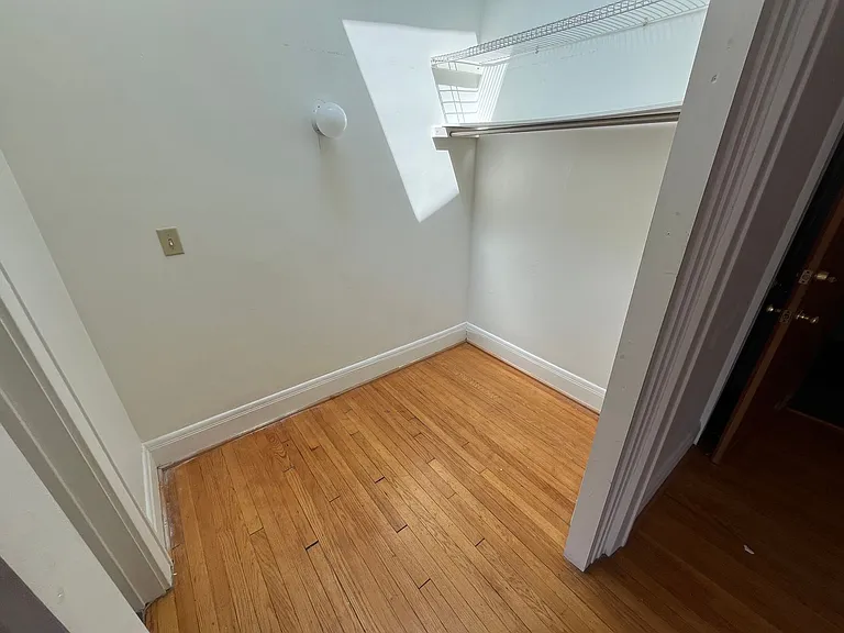 1345 N Astor St — Photo 9