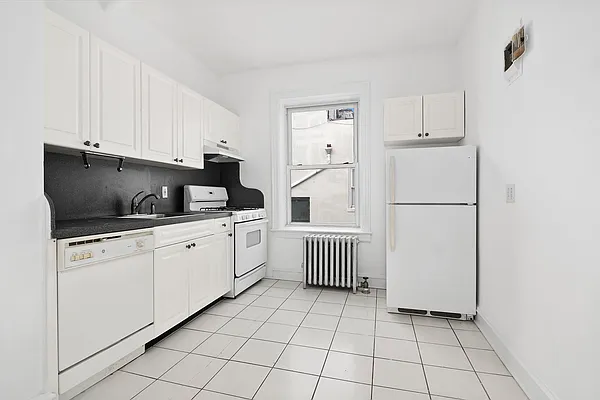 Sold by Compass | media 10