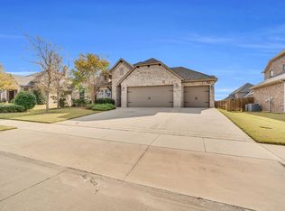 618 Lonesome Dove Dr, Midlothian, TX 76065