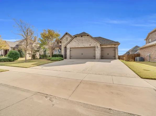 618 Lonesome Dove Dr, Midlothian, TX 76065