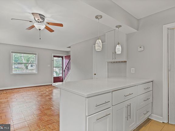 4th image of 5811 Blaine Dr