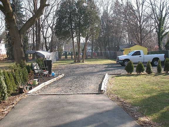 driveway/yard