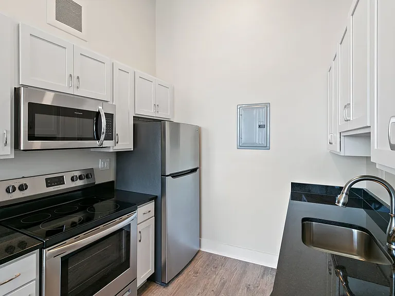 Fyfe Apartments — Photo 22