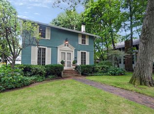 340 E Prospect Ave, Lake Bluff, IL 60044