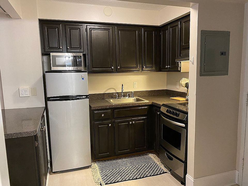 1st image of 1025 Hancock St Unit 1J