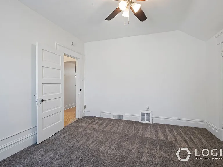 423 S Douglas St #UPSTAIRS — Photo 10