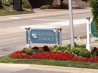 107 Riviera Dr, Saint Clair Shores, MI 48080