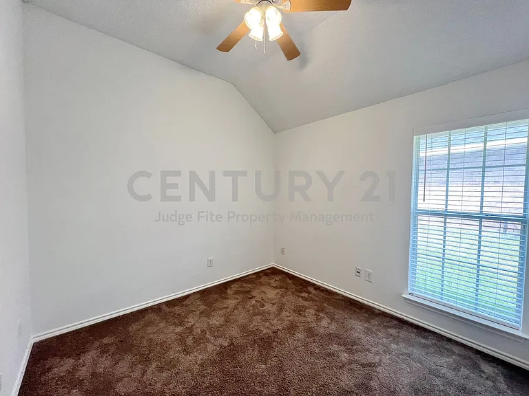 7800 Lancelot Rd — Photo 18