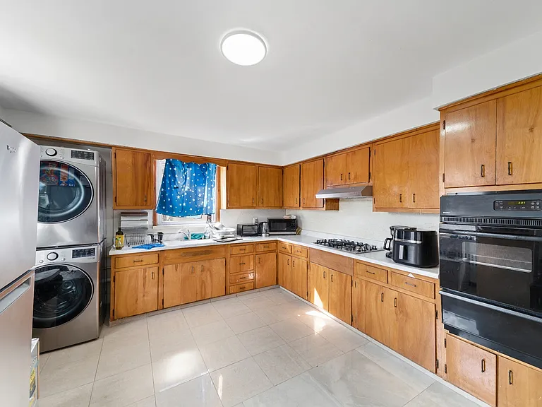 31 Leonard St #2 — Photo 3