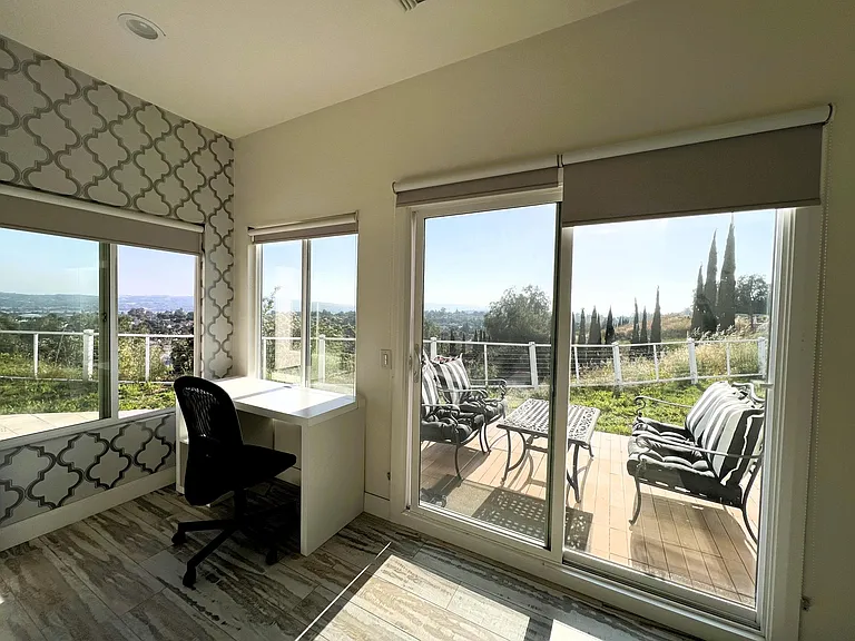 19044 Summit Ridge Dr — Photo 31