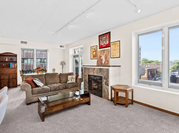 515 Main St APT 401, Evanston, IL 60202