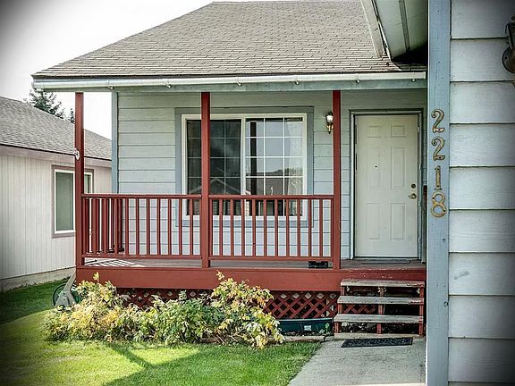 2nd image of 2218 E Lacrosse Ave