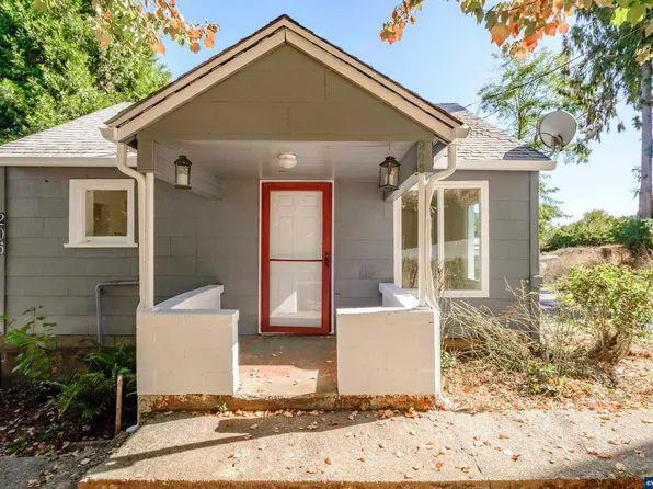 205 23rd Ave, Sweet Home, OR 97386