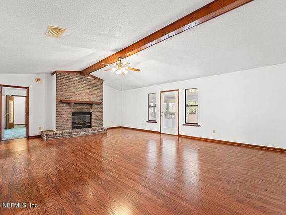 4th image of 525 HICKORY Drive