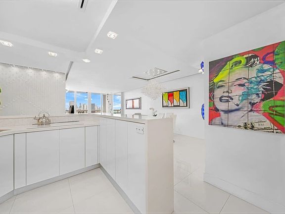 3rd image of 1717 N Bayshore Dr #Id1054078p
