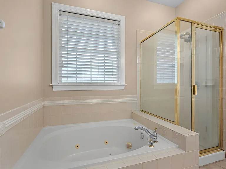12023 Stone Forest Dr — Photo 20