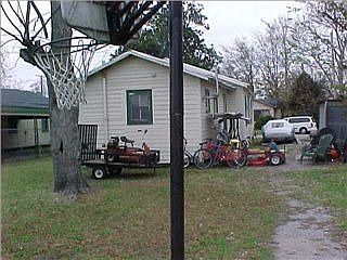 2nd image of 1205 Angie St