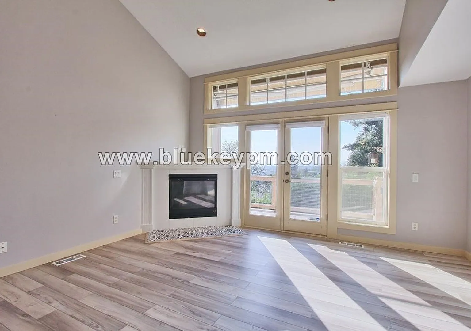 3 Bed, 3 Baths Home in Cedar Mill — Photo 3