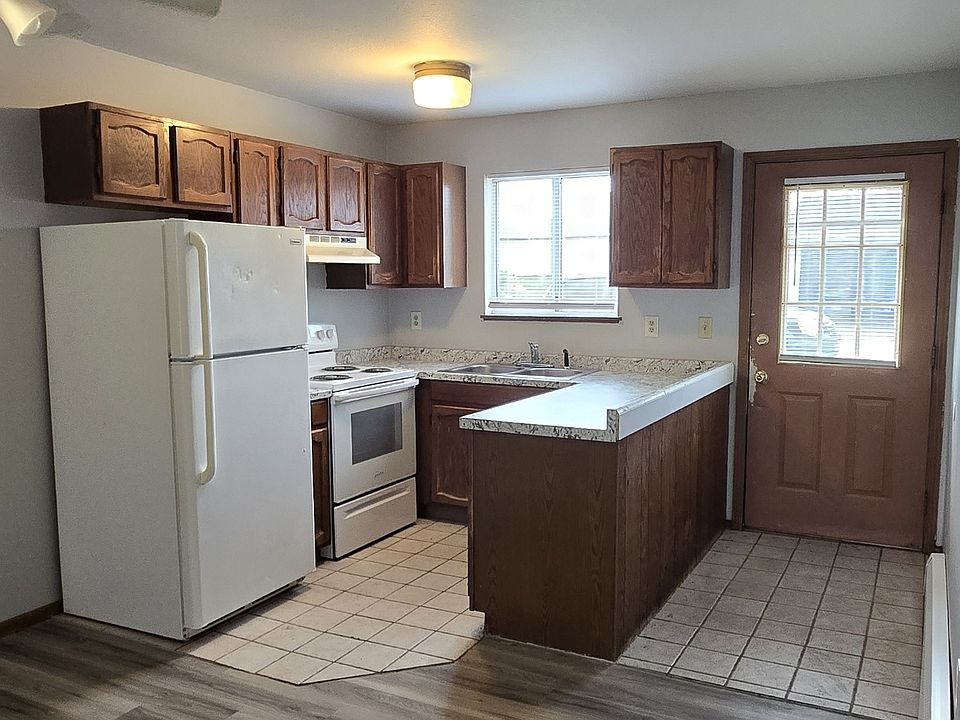 1st image of 378 Stratford Way #1