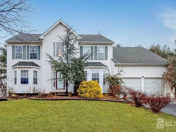 71 Lark Dr, South River, NJ 08882