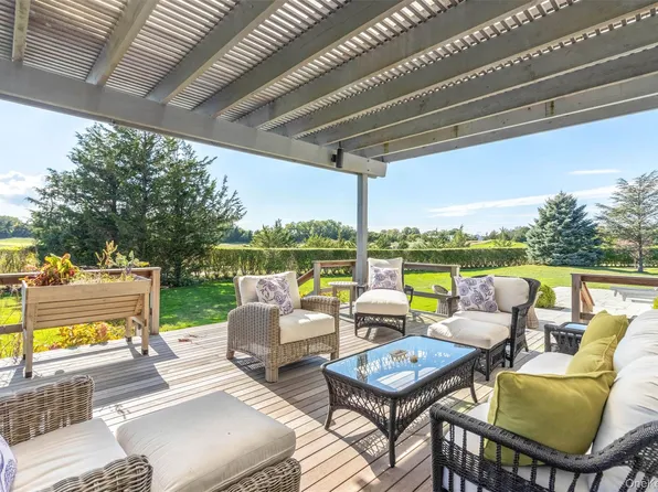 350 Laurel Way, Laurel, NY 11948