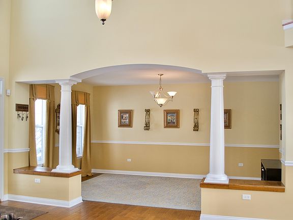 4th image of 540 Barclay Dr