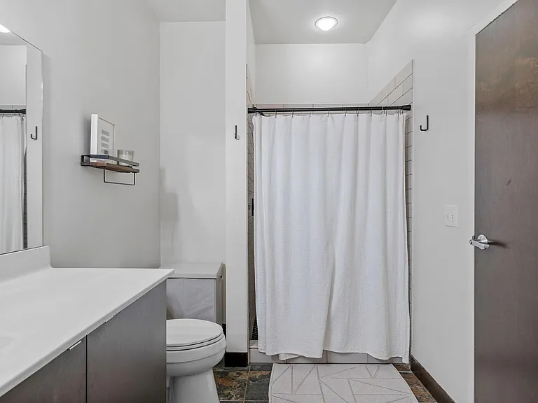 618 Washington Ave N #306 — Photo 26