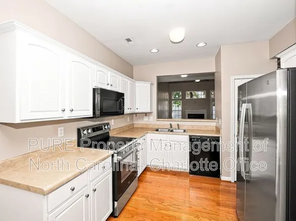 129 Cypress Landing Dr, Mooresville, NC 28117
