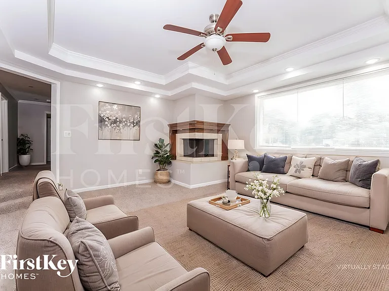 3393 Woods Dr — Photo 3