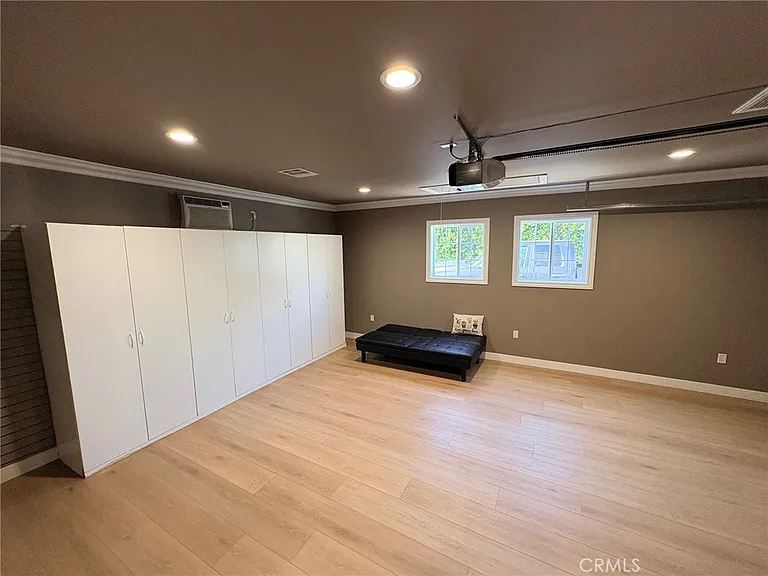 7502 Balcom Ave #7502 — Photo 19