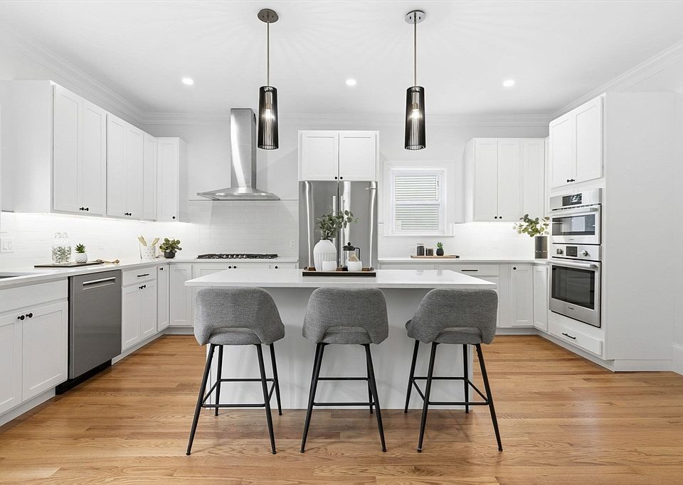 1st image of 179 Main St #1